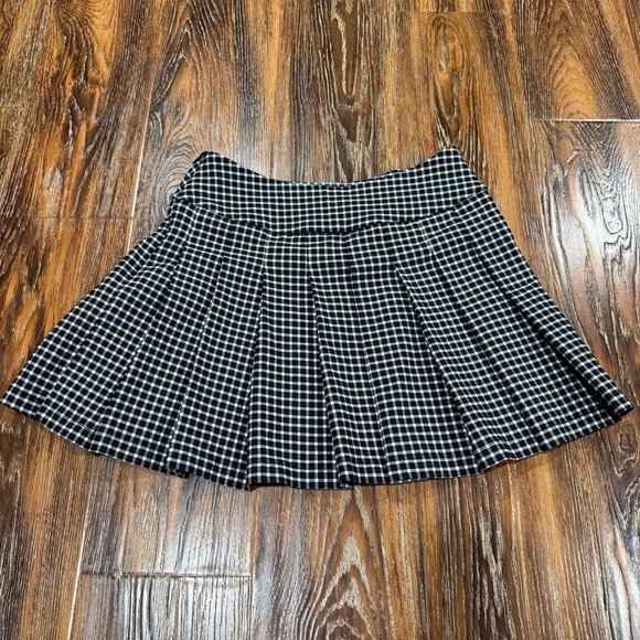 Pleated Black & White Buffalo Plaid Mini Skirt by Forever 21 Stretch Women's M - Picture 2 of 8